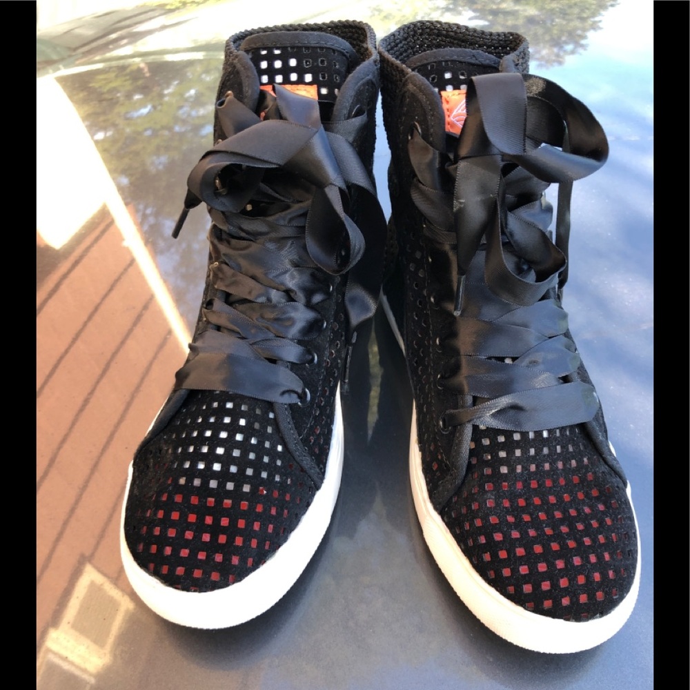 Free People Crocheted High Top Size 6.0M